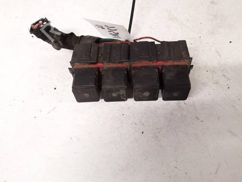 fuse-box-chrysler-sebring-jr-2000-2001-2002-2003-2004-2005-2006-2007-32925384 main image