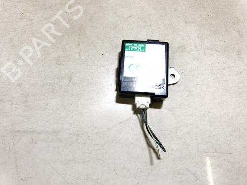 Used Electronic module Electronic module TOYOTA COROLLA Verso (_E12_) 2.0 D-4D (CDE120_, CDE120R) (90 hp) 33061884 33061884
