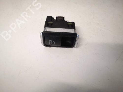 switch-mercedes-benz-a-class-w176-2012-2013-2014-2015-2016-2017-2018-32970528 main image