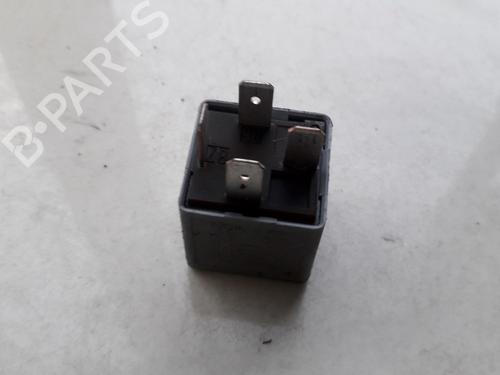 Electronic sensor SKODA SUPERB I (3U4) 2.5 TDI | BP33513627M84 - Image 2