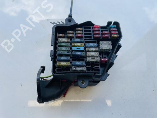 fuse-box-audi-a4-b5-8d2-1994-1995-1996-1997-1998-1999-2000-2001-32881220 main image