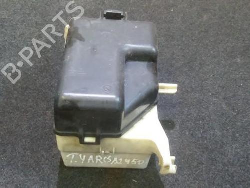 Used Fuse box Fuse box TOYOTA YARIS (_P1_) 1.3 (NCP10, SCP12_) (86 hp) 33485830 33485830