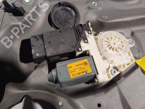 Used Right front window motor Right front window motor VW BORA I (1J2) 1.9 TDI (101 hp) 34980266 34980266