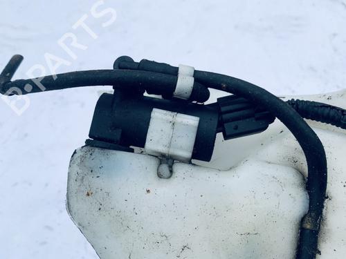 washer-pump-volvo-v50-545-2003-2004-2005-2006-2007-2008-2009-2010-2011-2012-35569031 main image