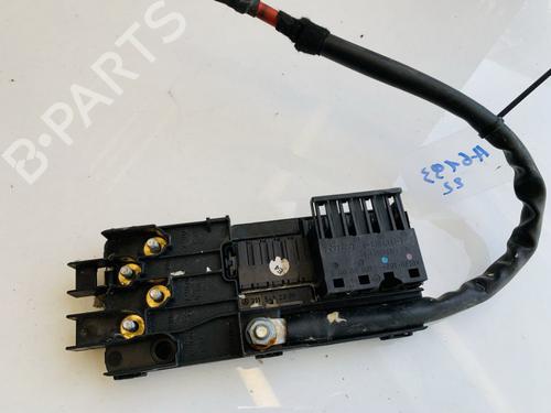 Used Fuse box Fuse box MERCEDES-BENZ E-CLASS (W211) E 220 CDI (211.006) (136 hp) 32877138 32877138