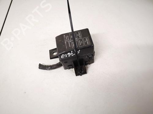 Used Fuse box Fuse box 32891300 32891300
