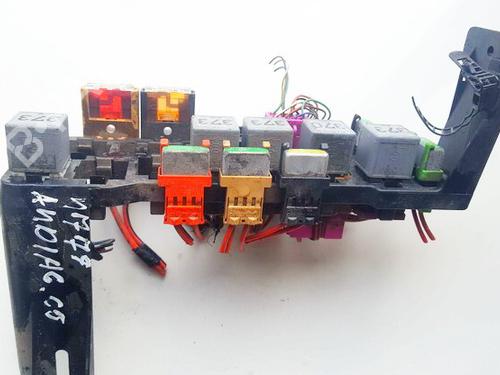 fuse-box-audi-a6-c5-4b2-4b4-1997-1998-1999-2000-2001-2002-2003-2004-2005-33519516 main image