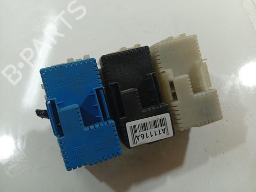 Used Fuse box VOLVO S80 II (124) 2.5 T (200 hp) 32535084