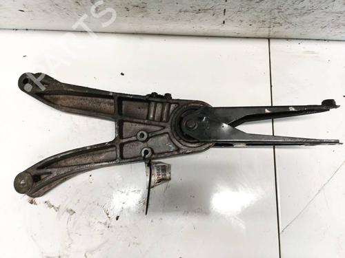 Used Engine mount Engine mount VOLVO V70 I (875, 876) 2.5 TDI (140 hp) 32565429 32565429