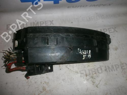 Used Fuse box Fuse box JAGUAR S-TYPE II (X200) 4.0 V8 (276 hp) 33516568 33516568