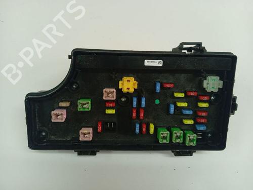 Used Fuse box Fuse box 37413233 37413233