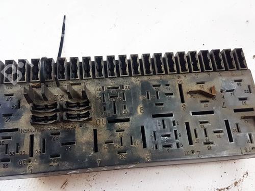 Fuse box AUDI 80 B4 Saloon (8C2) 1.6 E | BP33528981E1 - Image 2