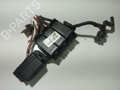 Used Fuse box Fuse box VW POLO IV (9N_, 9A_) 1.4 TDI (70 hp) 32563348 32563348