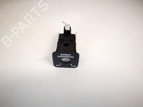 Used Switch Switch TOYOTA COROLLA Verso (ZER_, ZZE12_, R1_) 2.2 D-4D (AUR10_, AUR10R) (177 hp) 32562659 32562659
