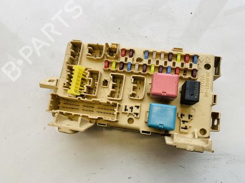 Used Fuse box Fuse box 33092678 33092678