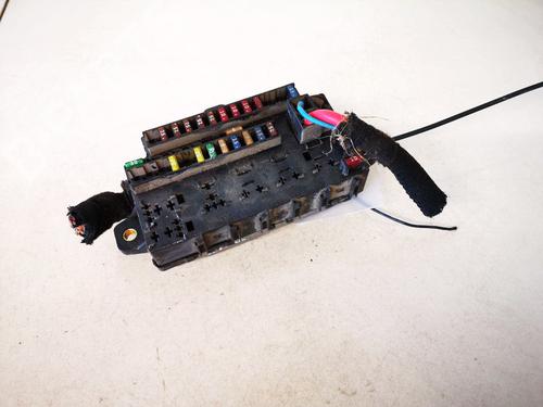 Used Fuse box Fuse box PEUGEOT BOXER Bus (244, Z_) 2.8 HDi (128 hp) 32881475 32881475
