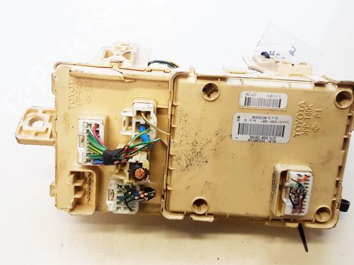 Used Fuse box Fuse box 33061956 33061956