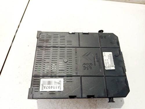 Used Fuse box Fuse box 32554949 32554949
