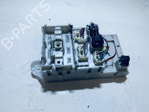 fuse-box-toyota-rav-4-ii-_a2_-2000-2001-2002-2003-2004-2005-33074909 main image
