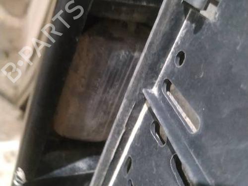 Luz matrícula Luz matrícula CITROËN C3 I (FC_, FN_) 1.4 HDi (68 hp) 36690119 36690119