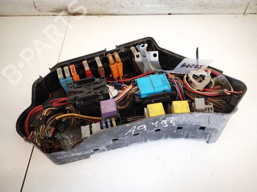 Used Fuse box RENAULT ESPACE III (JE0_) 2.2 12V TD (JE0E, JE0H, JE0P) (113 hp) 32959463