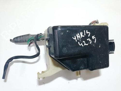 fuse-box-toyota-yaris-verso-_p2_-1999-2000-2001-2002-2003-2004-2005-33503090 main image