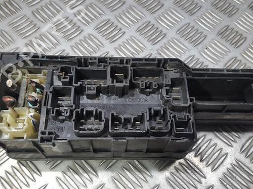 Used Fuse box Fuse box TOYOTA AVENSIS (_T22_) 2.0 D-4D (CDT220_, CDT220R) (110 hp) 33497412 33497412