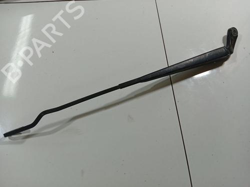 Used Front windshield wiper arm Front windshield wiper arm 32556854 32556854