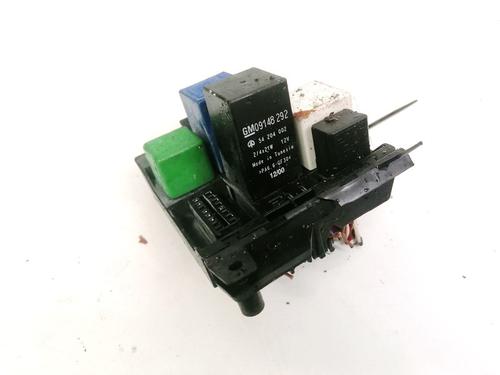 Used Fuse box Fuse box OPEL OMEGA B (V94) 2.0 DTI 16V (F69, M69, P69) (101 hp) 32901701 32901701