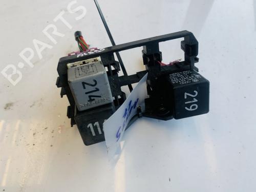 Used Fuse box Fuse box AUDI A6 C4 Avant (4A5) 2.5 TDI (116 hp) 33095956 33095956