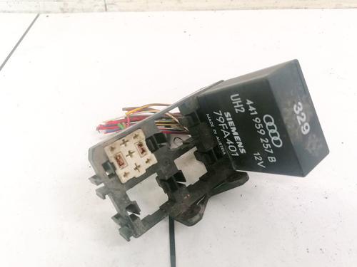 Used Fuse box AUDI A6 C4 (4A2) 2.5 TDI (140 hp) 32899600