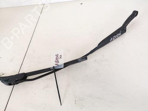 front-windshield-wiper-arm-audi-a4-b5-8d2-1994-1995-1996-1997-1998-1999-2000-2001-32908296 main image
