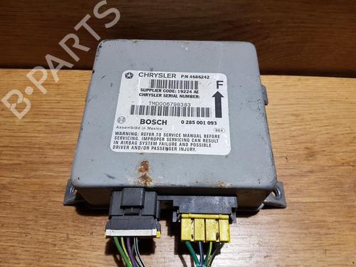Used ECU airbags ECU airbags CHRYSLER VOYAGER / GRAND VOYAGER III (GS_, NS_) 3.3 i (158 hp) 33482084 33482084