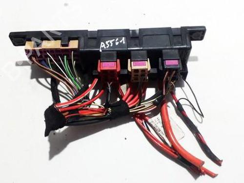 Used Fuse box Fuse box AUDI A6 C5 (4B2, 4B4) 2.5 TDI (150 hp) 33527776 33527776