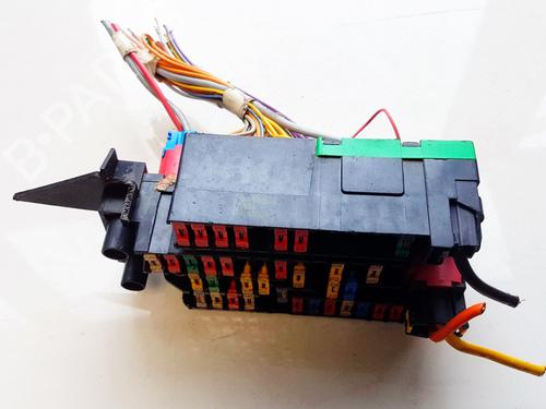 Used Fuse box Fuse box PEUGEOT 406 (8B) 2.0 HDI 110 (109 hp) 33528139 33528139