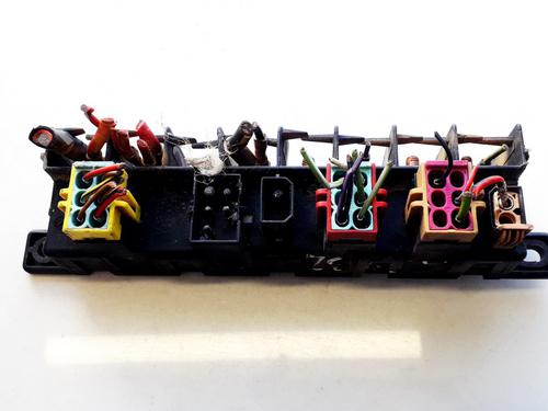 Used Fuse box Fuse box AUDI A8 D4 (4H2, 4H8, 4HC, 4HL) 4.2 TDI quattro (351 hp) 33063143 33063143