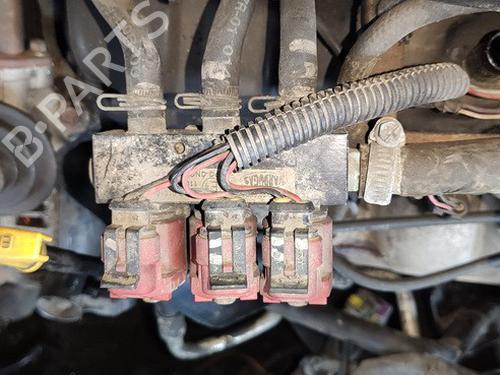 Inyector Inyector DODGE GRAND CARAVAN Mini Cargo Van 3.3 (171 hp) 35484761 35484761