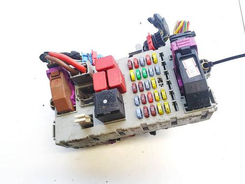 Used Fuse box Fuse box FIAT CROMA (194_) 1.9 D Multijet (194AXB1B) (120 hp) 32931967 32931967