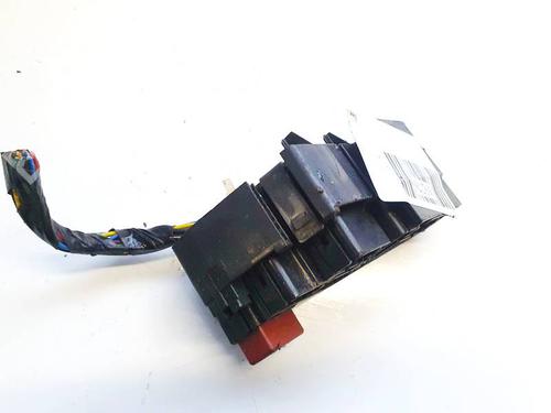 Used Fuse box Fuse box SUBARU LEGACY IV Estate (BP) 2.0 AWD (BP5) (138 hp) 32616152 32616152