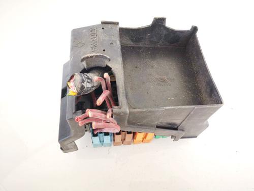 Fuse box RENAULT LAGUNA II (BG0/1_) 1.9 dCi (BG08, BG0G) | BP33073169E1 - Image 2