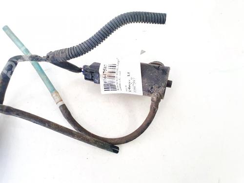 washer-pump-toyota-auris-_e15_-2006-2007-2008-2009-2010-2011-2012-2013-35416249 main image