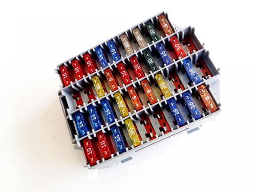 Used Fuse box Fuse box VOLVO S60 I (384) 2.4 T (200 hp) 33521754 33521754