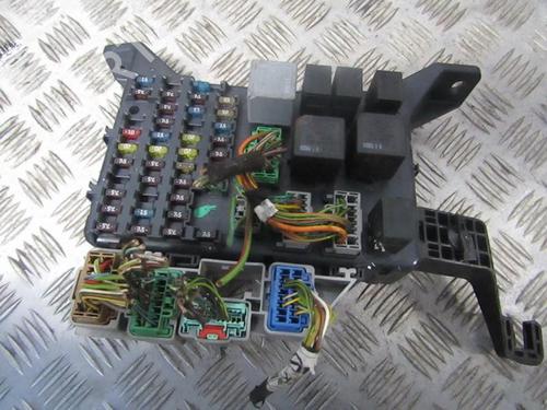 fuse-box-ford-mondeo-iii-b5y-2000-2001-2002-2003-2004-2005-2006-2007-33490498 main image
