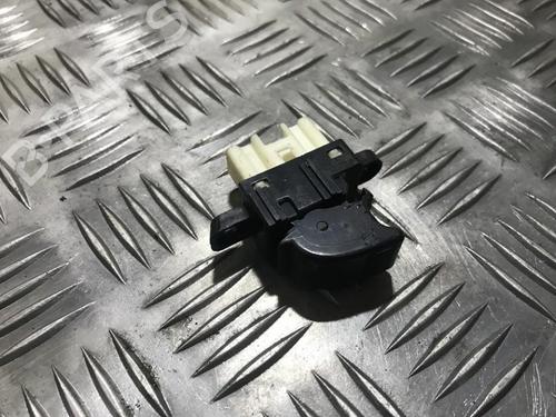 switch-mazda-6-hatchback-gg-2002-2003-2004-2005-2006-2007-2008-33490941 main image