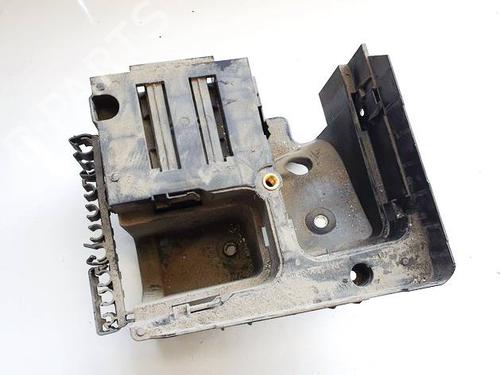Used Fuse box Fuse box 37009313 37009313