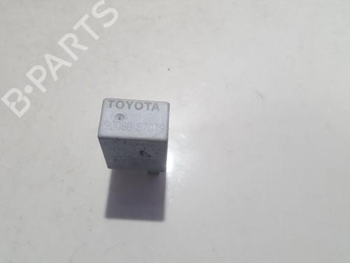 other-toyota-auris-_e15_-2006-2007-2008-2009-2010-2011-2012-2013-33510171 main image