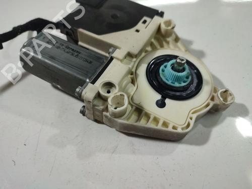 Left front window motor VW PASSAT B6 (3C2) 2.0 TDI | BP34798667E21 - Image 4