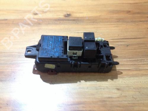 Used Fuse box Fuse box MITSUBISHI CARISMA (DA_) 1.6 (DA1A) (90 hp) 33490318 33490318