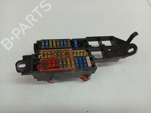 Used Fuse box Fuse box 39062179 39062179