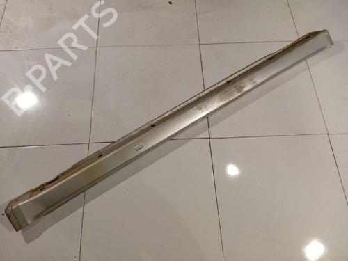 Used Right sideskirt Right sideskirt 37677966 37677966